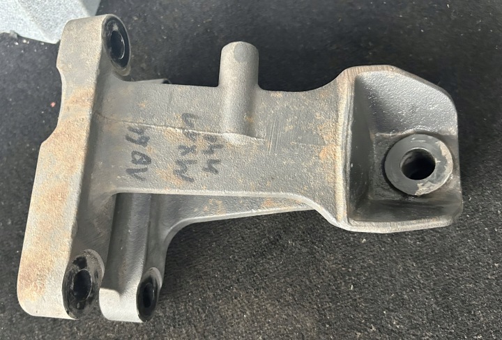 POIGNÉE SUPPORT MOTEUR DAF XF 106 1929556