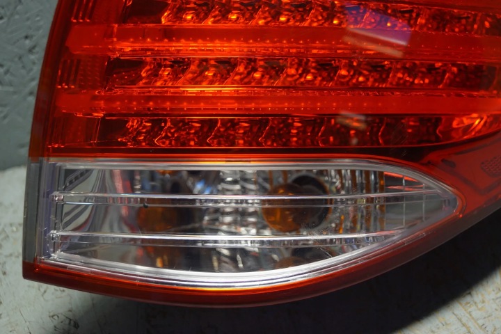 PHARE DROIT ARRIÈRE HYUNDAI I40 UNIVERSEL 92402-3Z0 S944