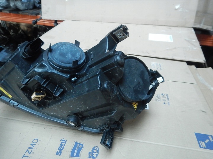 PHARE AVANT AVANT DROITE AUDI TT 8S XÉNON LED EUROPE