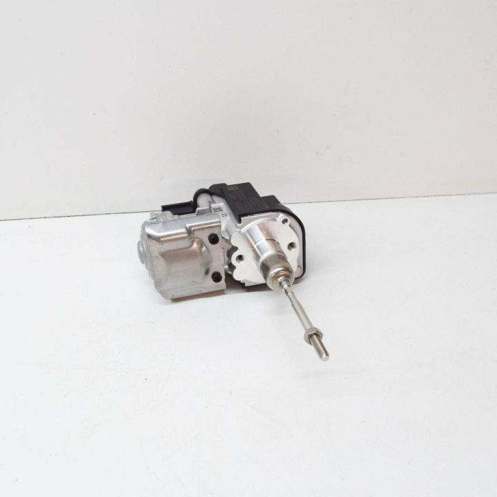 SERWOMOTOR VAG AUDI A1 A3 TT ORIGINAL 06K145725T