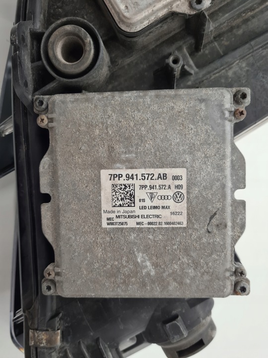 AUDI A4 B9 PHARE GAUCHE AVANT COMPLET LED 8W0941033A