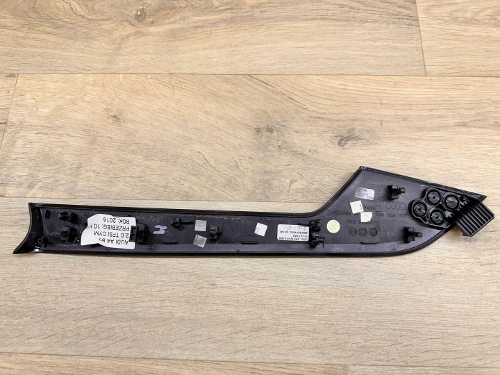 AUDI A4 B9 8W BERLINE 2.0 TFSI KILOMÉTRAGE 10KM MOULURE DÉCOR PORTES DROIT AVANT