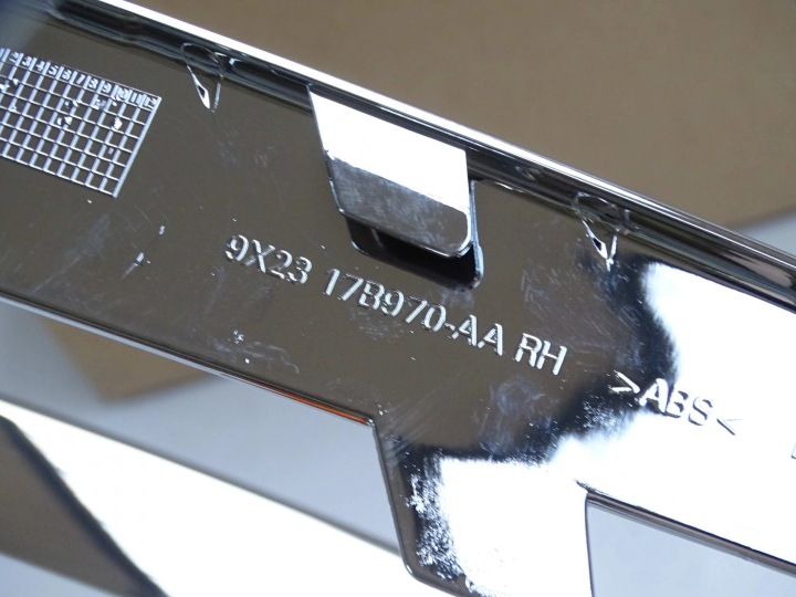 CHÂSSIS CHROME ADMISSION DANS PARE-CHOCS JAGUAR XF X250 R 2010-