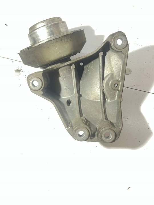 8E0 399 151 FIXATION BOÎTE DE VITESSES 3.0 TDI AUDI A4 S4 B7 8E 8H 2007