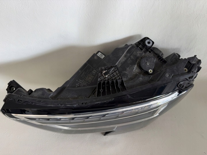 AUDI A3 8Y0 LIFT PHARE LED MATRIX 20-25 BONNES CONDITIONS 8Y0941035H 401