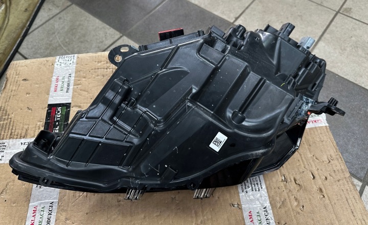 PHARE DROITE COMPLET LED PEUGEOT 308 III T10 98516735