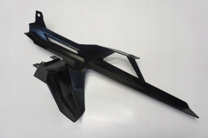 BMW F 900 R K83 20- AILE ARRIÈRE PROTECTION CHAÎNES