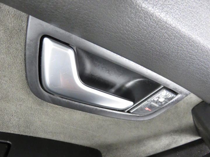 COLLECTEUR GAUCHE ARRIÈRE AUDI A8 D3