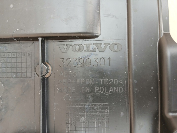 VOLVO XC60 II 2 2017- PROTECTION PLAQUE SOUS PARE-CHOCS PLANCHER AVANT 32399301