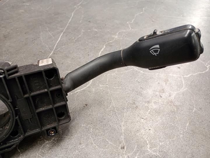 COMMUTATEUR COMPOSITE AUDI OE 4D0953513D