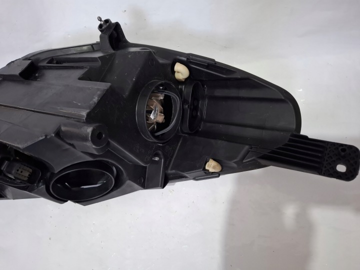FORD FIESTA MK8 8 VII PROJECTEUR PHARE GAUCHE CÔTÉ GAUCHE H1BB-13W030-AK OE