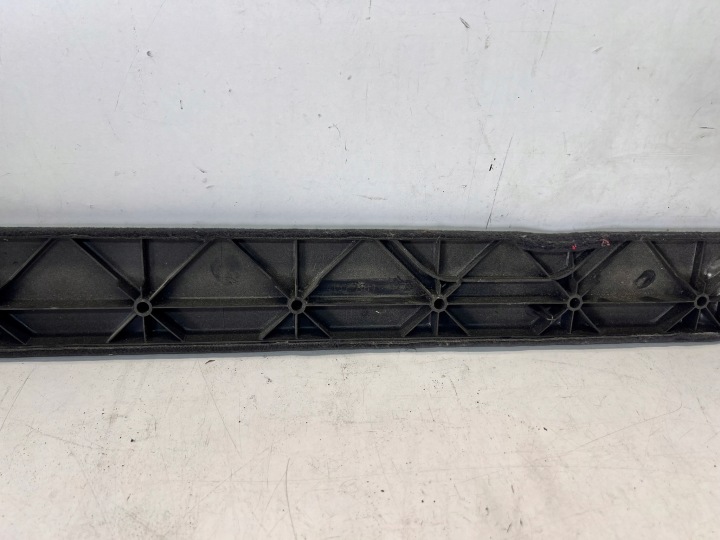 MOULURE COUVERCLES DE COFFRE GAUCHE AUDI Q7 4L 4L0861487