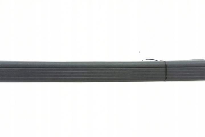 AVANT DROITE MOULURE DÉCORATIVE SEUIL MERCEDES-BENZ C (W204) A2046860036 2.2L