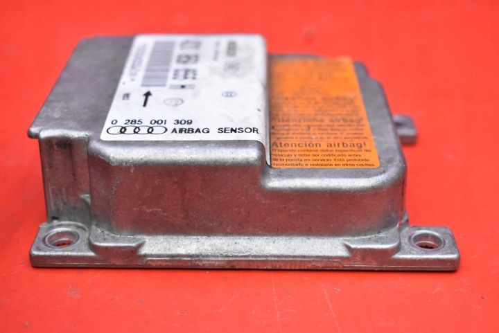 MODULE CAPTEUR AIRBAG COUSSINS 4D0959655H AUDI A8 D2 94-99