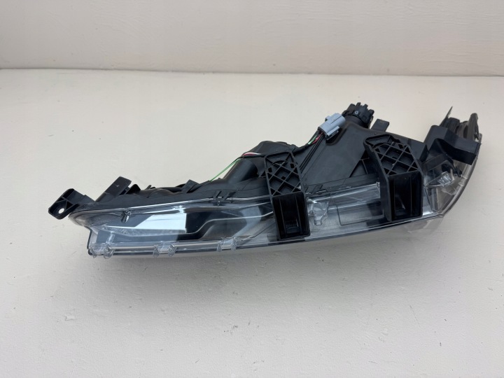 TOYOTA COROLLA E16 13-16R PHARE DROIT AVANT DROITE AVANT 81130-02E71