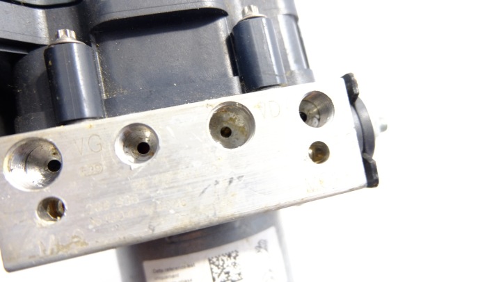 PEUGEOT 308 T9 POMPE ABS 9821870080