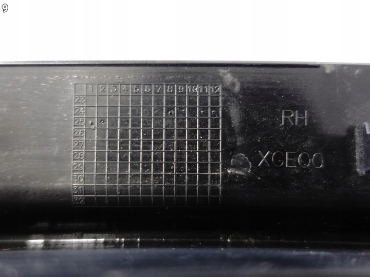 LAND ROVER DEFENDER L663 110 OCTA 24- MOULURE REVÊTEMENT AILE AVANT DROITE