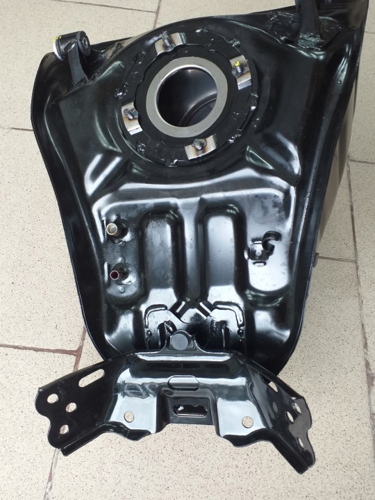 HONDA RADIO 125 R CB125R JC95 25 RÉSERVOIR RÉSERVOIR CARBURANTS