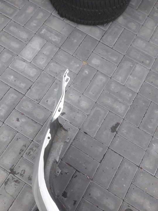 MAZDA 323F 2001-2003 PARE-CHOCS AVANT AVANT ORIGINAL EN BON ÉTAT LIFT