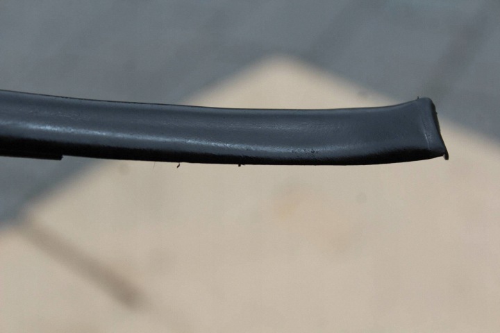 MOULURE TOITS TOYOTA YARIS I GAUCHE OU DROITE