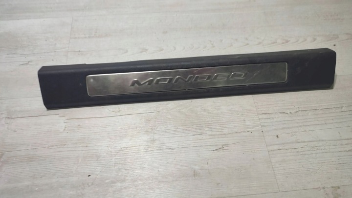 FORD MONDEO MK5 16R 2.0TDCI AVANT CÔTÉ DROITE MOULURE SEUIL REVÊTEMENT