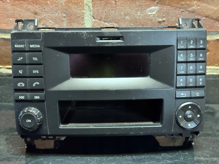MERCEDES SPRINTER RADIO A9069005103