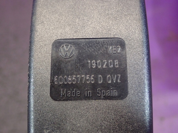 VW POLO IV 9N 01-05 AGRAFE COURROIE DROIT AVANT 6Q0857756D
