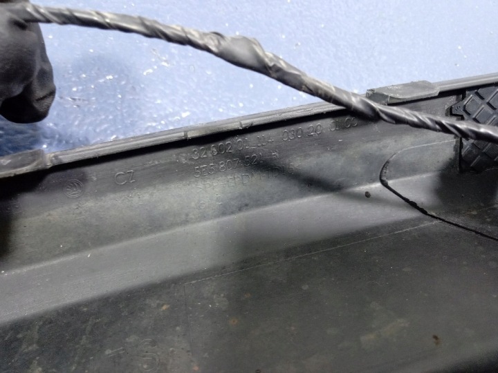 OCTAVIA III LIFT UNIVERSEL MOULURE PARE-CHOCS ARRIÈRE SPOILER 5E5807521H