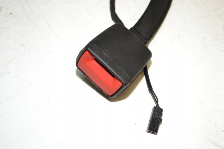 AGRAFE AGRAFE COURROIE SÉCURITÉ DROIT AVANT VW PASSAT B8 3G0857756H
