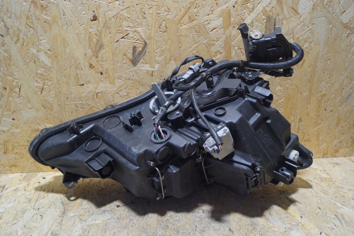 PHARE GAUCHE AVANT LEXUS IS II (S3120)