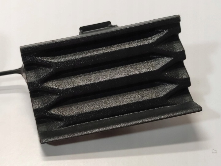 AUDI Q7 4M S-LINE BOUCHON CROCHET PARE-CHOCS GAUCHE ARRIÈRE 4M0807441D