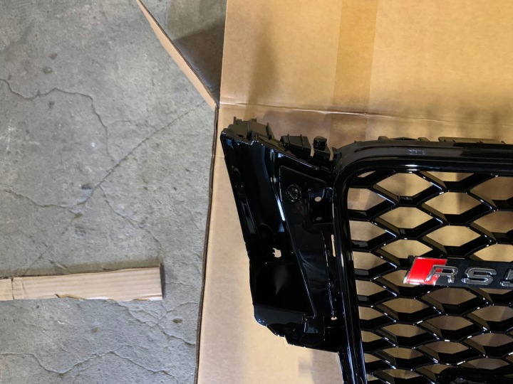 CALANDRE GRILLE AUDI A5 2008-2011 8T AVANT LIFTINGIEM STYLE RS5 NOIR