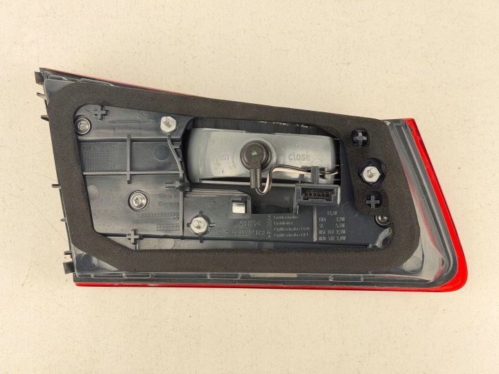 BMW 5 G30 G31 G38 2018 DROITE CÔTÉ PHARE ARRIÈRE DANS CLAPET 630254B