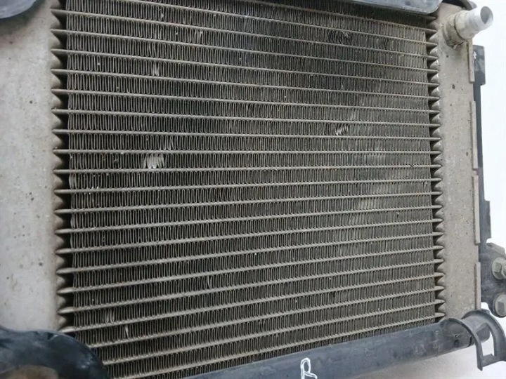 RADIATEUR MERCEDES-BENZ A0995004003