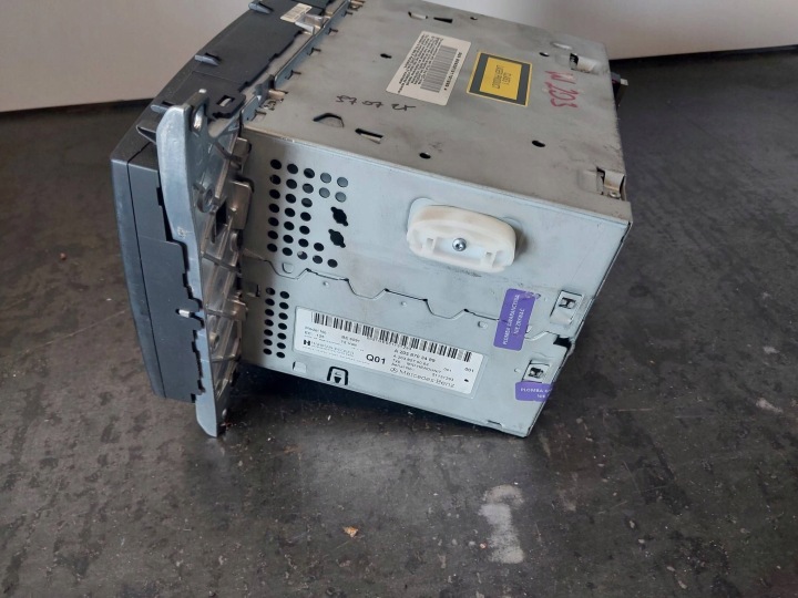 RADIO NAVIGATION NAVI MERCEDES-BENZ OE A2038703489