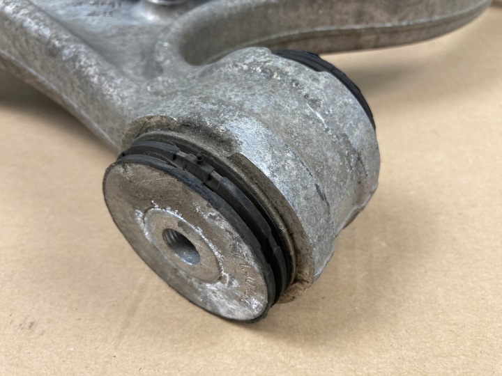 BRAS DE SUSPENSION DROIT AVANT PORSCHE PANAMERA 971