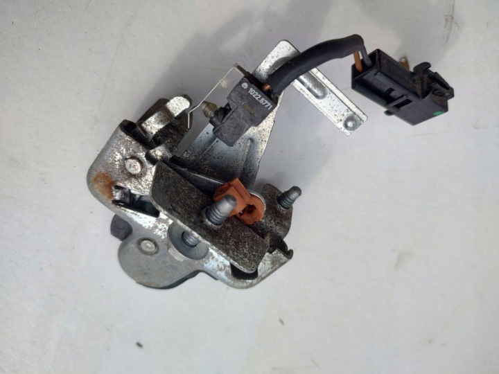 SAAB 9-5 YS3E SERRURE COUVERCLES DE COFFRE COUVERCLES DE COFFRE BERLINE 4766879