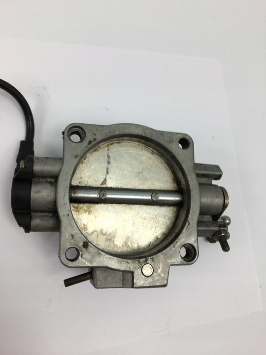 PAPILLON DES GAZ MERCEDES W124 300E-24 300CE-24 300TE-24 0021402453 2015404245