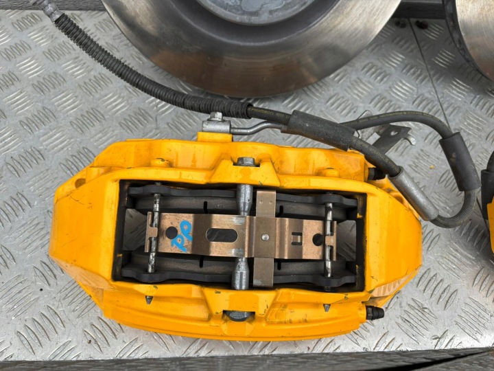 RIVIAN R1T R1S DISQUE ÉTRIER DE FREIN DE FREIN AVANT GAUCHE DROIT