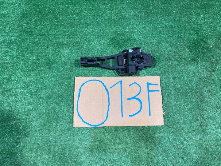 FORD FOCUS MK3 SUPPORT FIXATION POIGNÉES GAUCHE AVANT BM51-A224A37-DJ