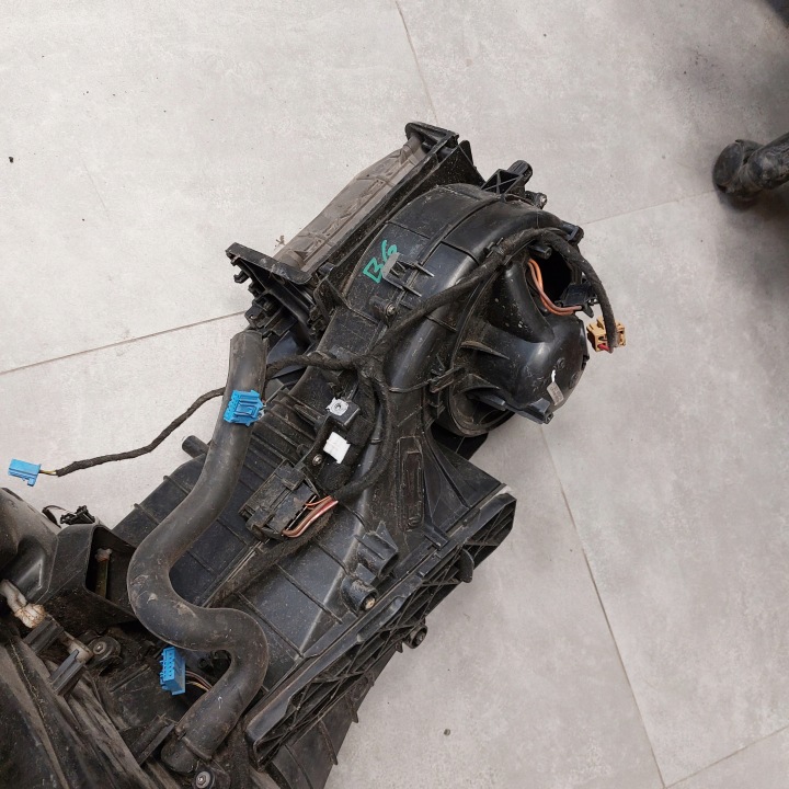 VOLKSWAGEN PASSAT B6 CHAUFFAGE VENTILATEUR DENSO