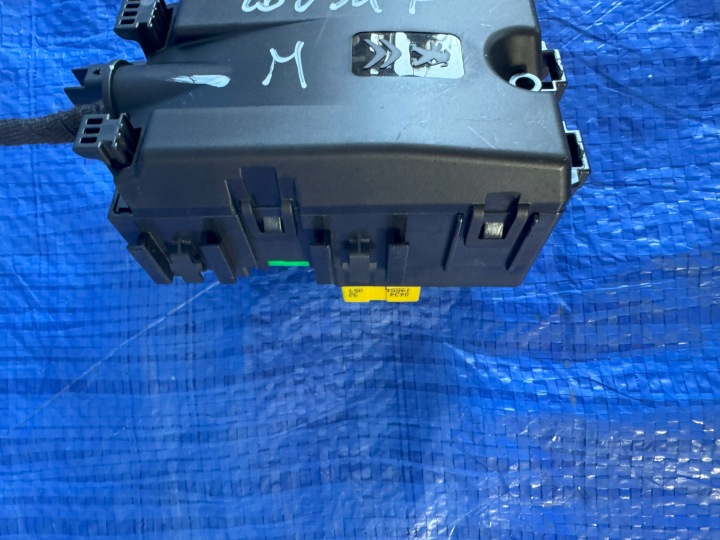 BOÎTE FUSIBLES OPEL CORSA F ELEKTRYK 9812661980