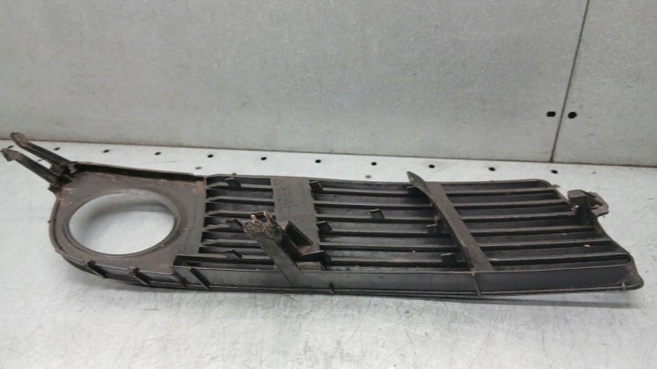 GRILLE PARE-CHOCS GAUCHE AUDI A6 C5 1.8B 97R 4B0807681