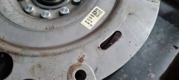 S6 C7 4G S7 SKPRZEGLO VOLANT BIMASSE STRONIC 0B5 4.0 TFSI NSK 0B5105317N