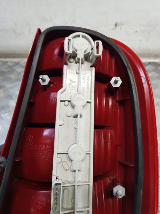 PHARE GAUCHE ARRIÈRE INSERT SKODA FABIA I LIFT HAYON 06R- EUROPE