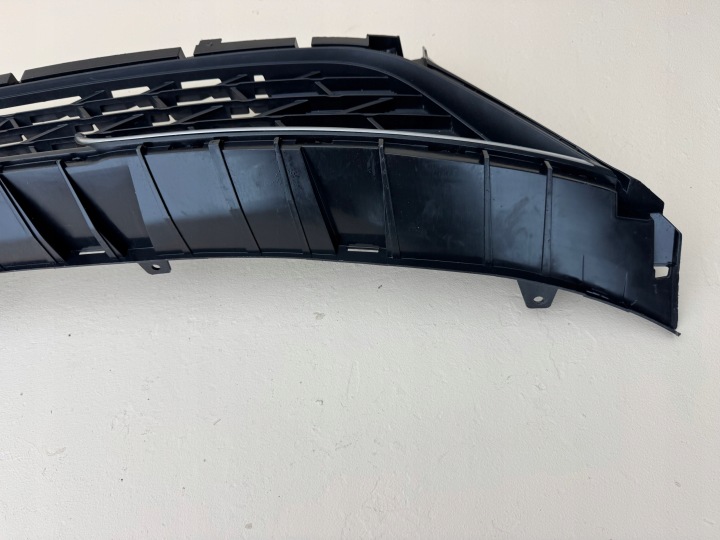 KIA CEED III 3 LIFT GT-LINE 21R- GRILLE CENTRALE PARE-CHOCS AVANT 86561-J7KA0