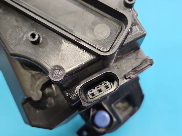 PHARES ANTIBROUILLARD GAUCHE SKODA OCTAVIA IV 5E3941699 5E3.941.699 8119341