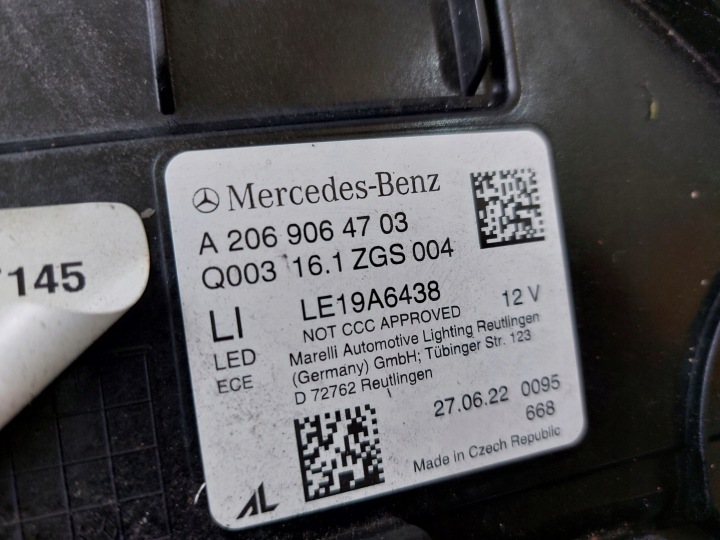 MERCEDES C 206 PHARE DROITE GAUCHE AVANT DIGITAL LIGHT 2069064703 2069064803