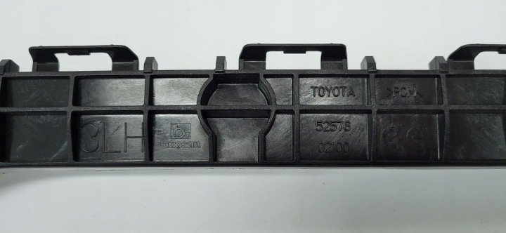 TOYOTA OE A52576-02100