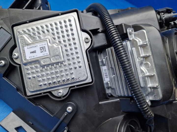 NEUF PHARE AVANT DROITE CHEVROLET CORVETTE C7 EUROPE